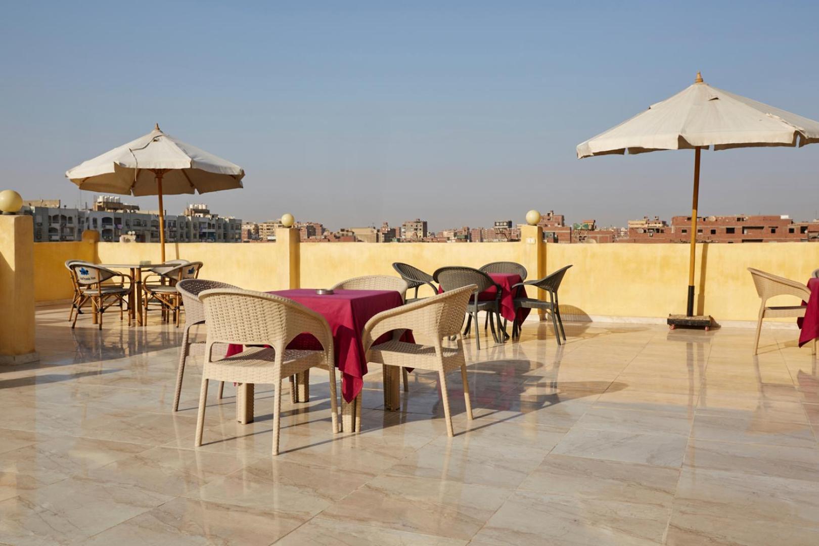 Grand Pyramid View Hotel Kafret el-Gabal Eksteriør billede