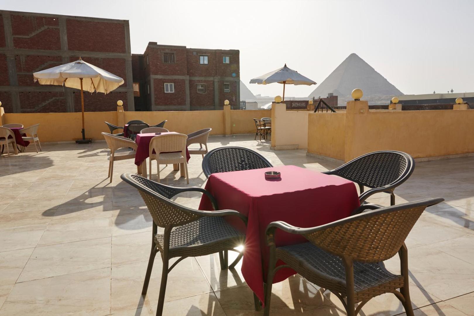 Grand Pyramid View Hotel Kafret el-Gabal Eksteriør billede