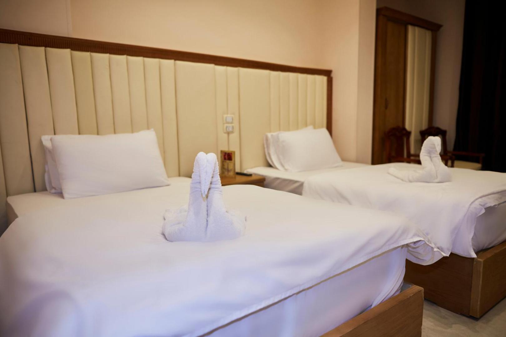 Grand Pyramid View Hotel Kafret el-Gabal Eksteriør billede