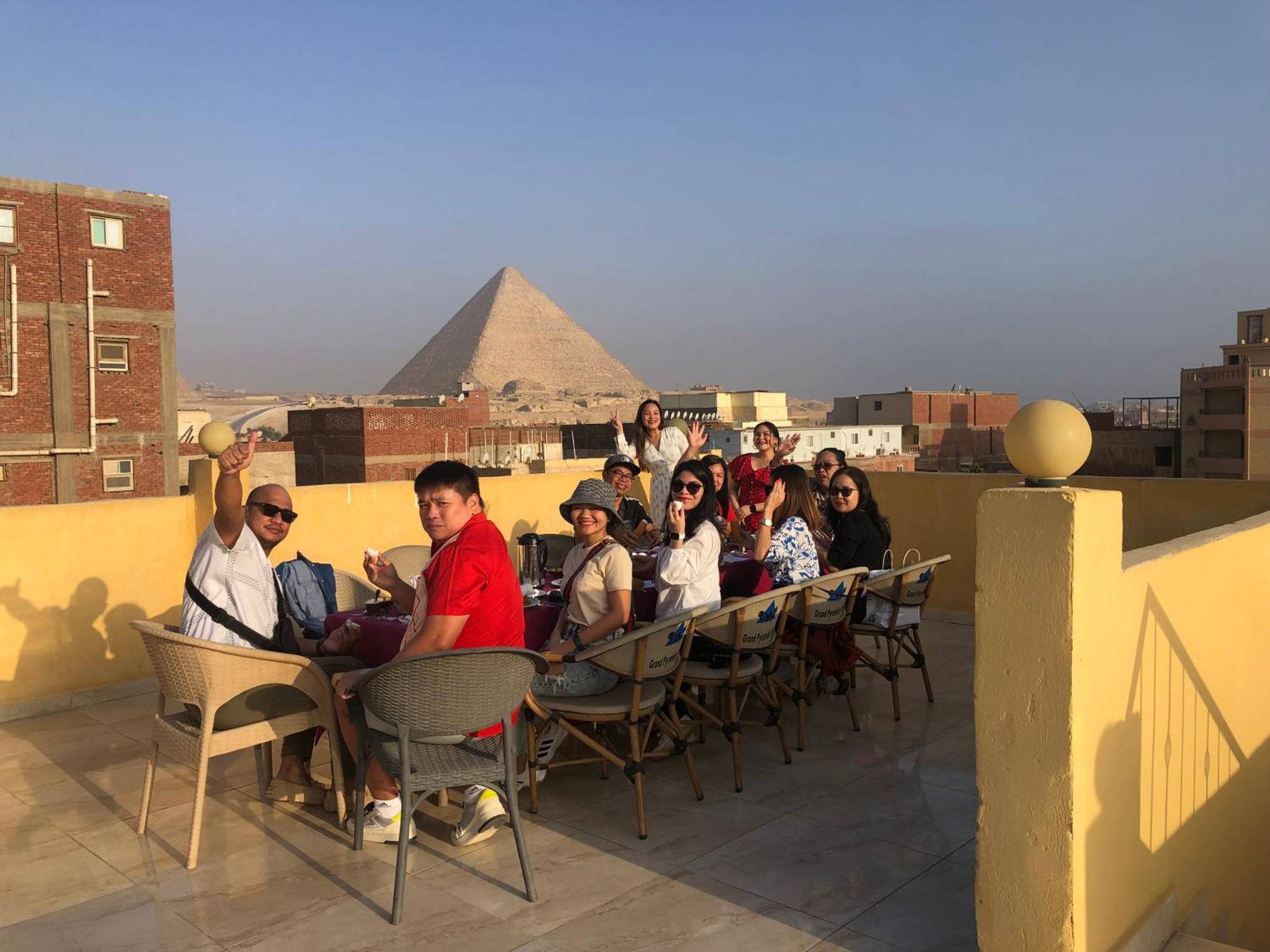 Grand Pyramid View Hotel Kafret el-Gabal Eksteriør billede