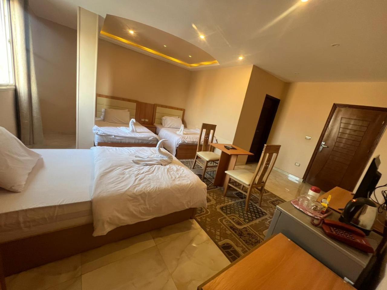 Grand Pyramid View Hotel Kafret el-Gabal Eksteriør billede