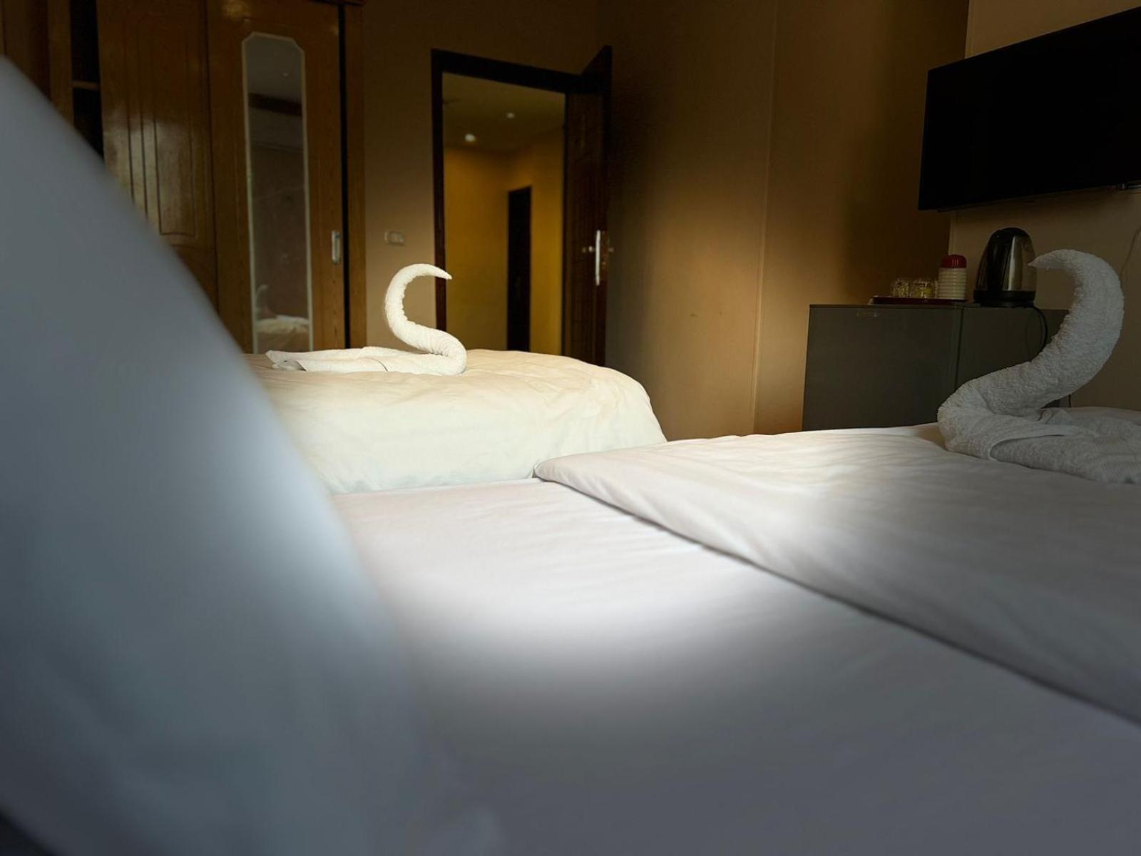 Grand Pyramid View Hotel Kafret el-Gabal Eksteriør billede