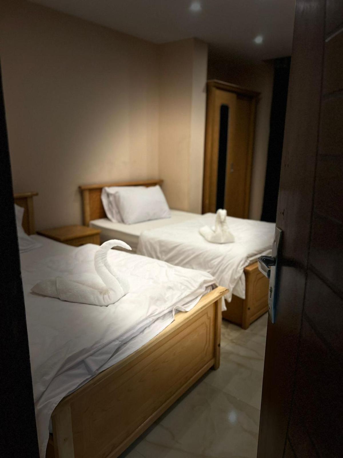 Grand Pyramid View Hotel Kafret el-Gabal Eksteriør billede