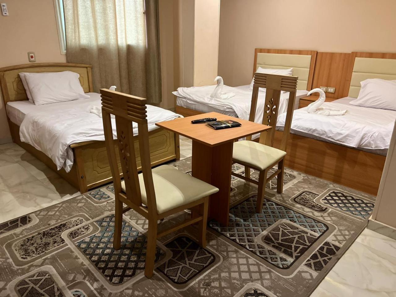 Grand Pyramid View Hotel Kafret el-Gabal Eksteriør billede