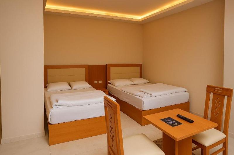 Grand Pyramid View Hotel Kafret el-Gabal Eksteriør billede